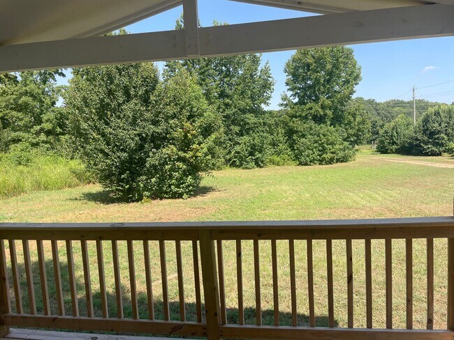Building Photo - 3 BR 2 Bath 1,280 sq ft singlewide mobile ...