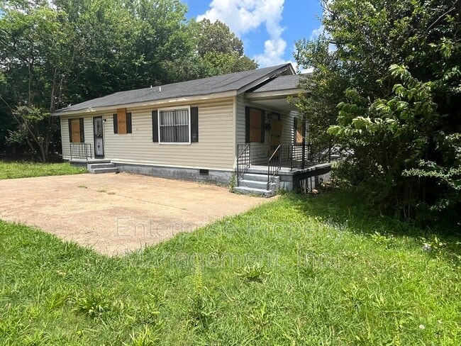 Building Photo - 401 N Manassas St