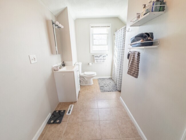 Building Photo - 28 Fisk Ave