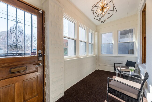 Building Photo - 374 E Whittier St
