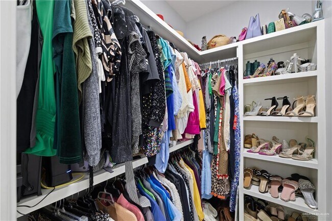 Building Photo - 16 Isabella Grace St