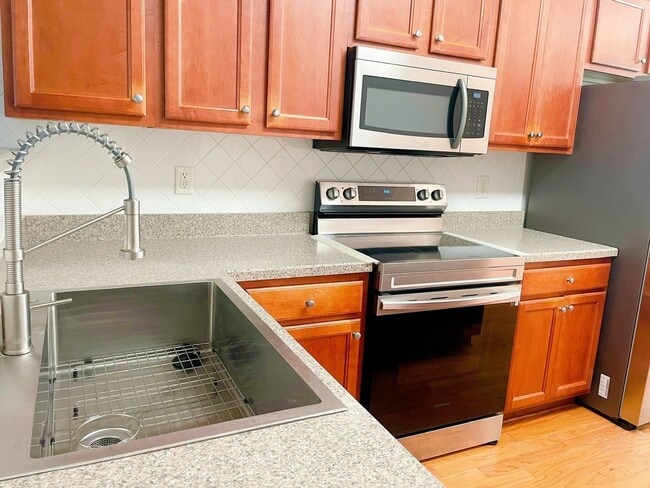 Building Photo - 2205 Pebble Beach Dr