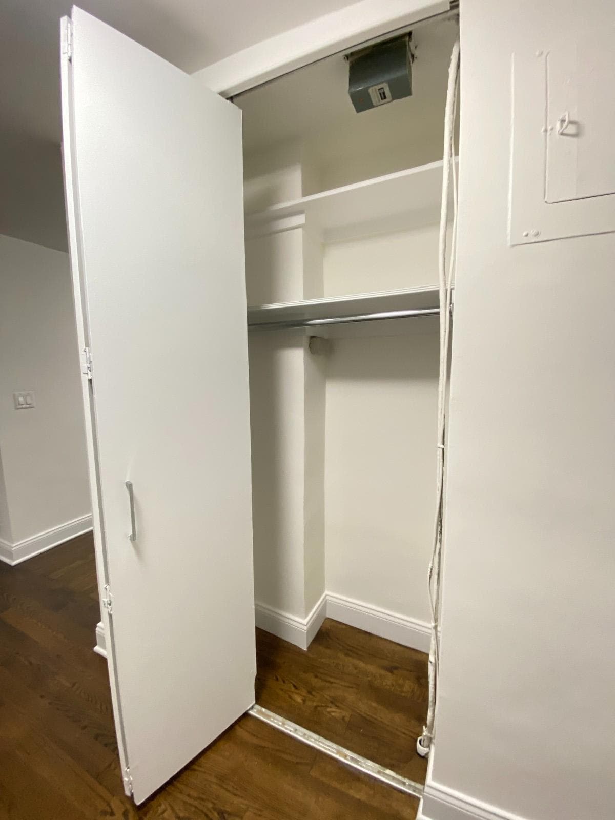 Building Photo - 240 E 82nd St