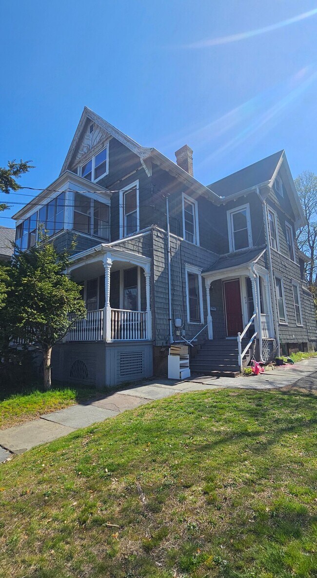 Building Photo - 515 Quinnipiac Ave