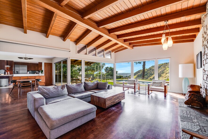 Building Photo - 2431 Carman Crest Dr