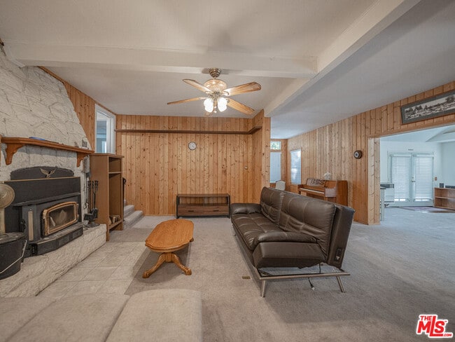 Building Photo - 233 Corona Cir