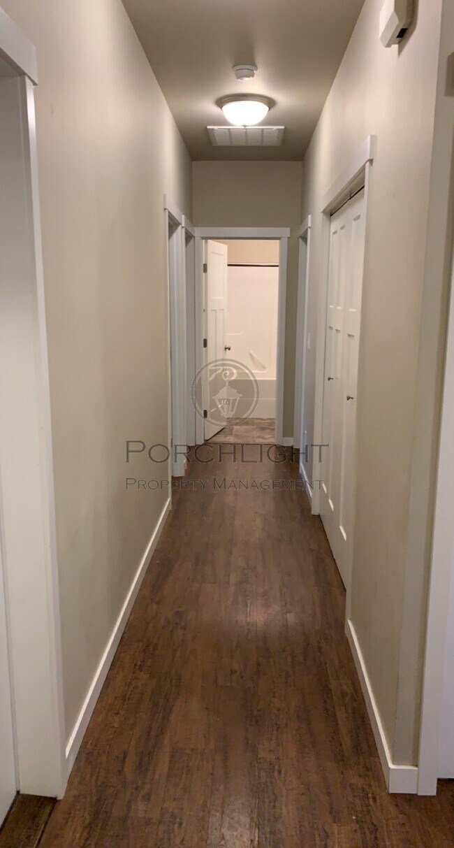 Building Photo - 600 Pioneer Ct
