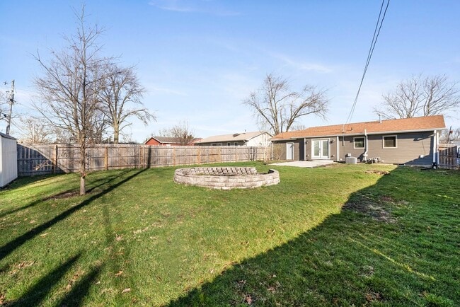 Building Photo - Beautiful 3/4 bed 2 bath home in East Moline!