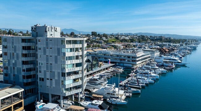 Building Photo - Perfect Beach Getaway! Hotel-like Studio Home in Secured High-rise Building With Breathtaking Bay...