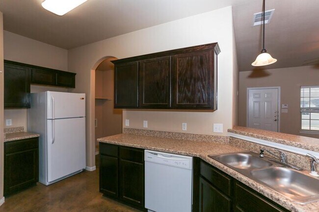 Building Photo - 4409 Cambridge Dr