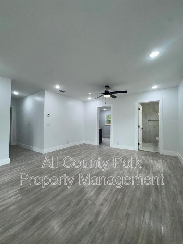 Building Photo - 1441 Dann St