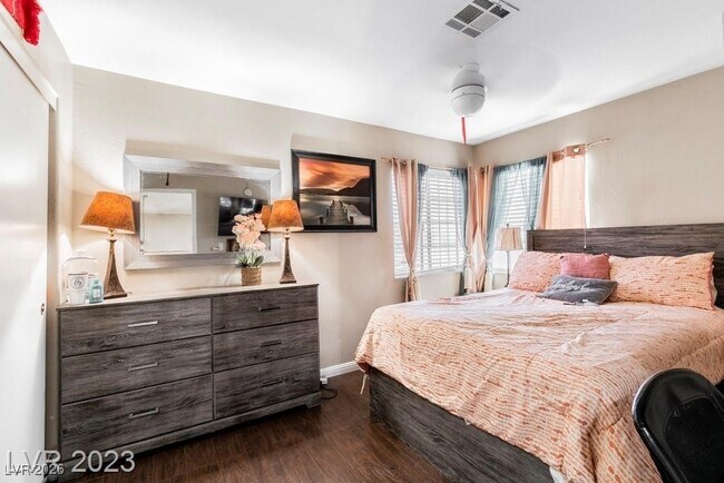 Building Photo - 1216 Olvera Way