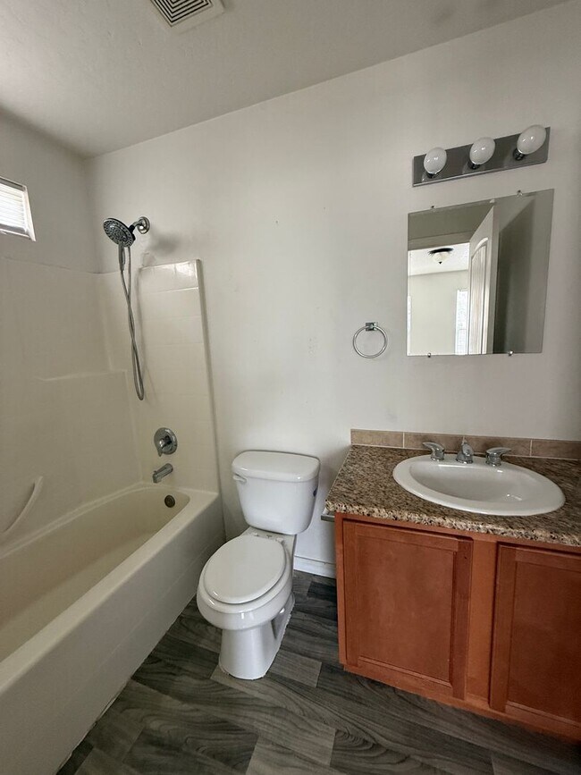 Building Photo - 225 Hudson Ave