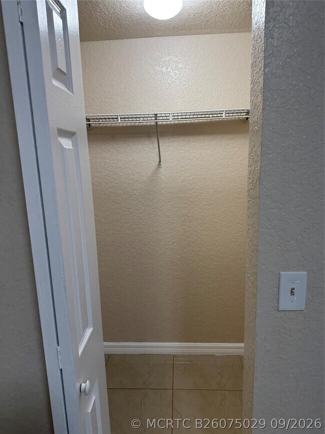 Building Photo - 605 Belmont Ln