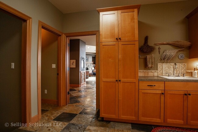 Building Photo - 5010 SE 362nd Ave