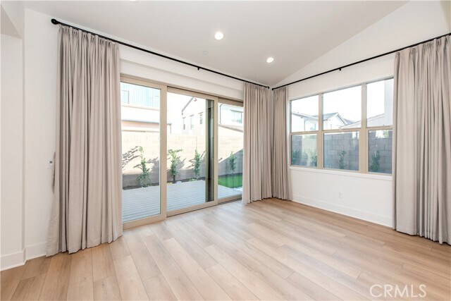 Building Photo - 150 Somera