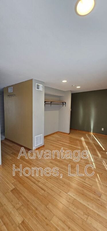 Building Photo - 3804 Roanoke Rd