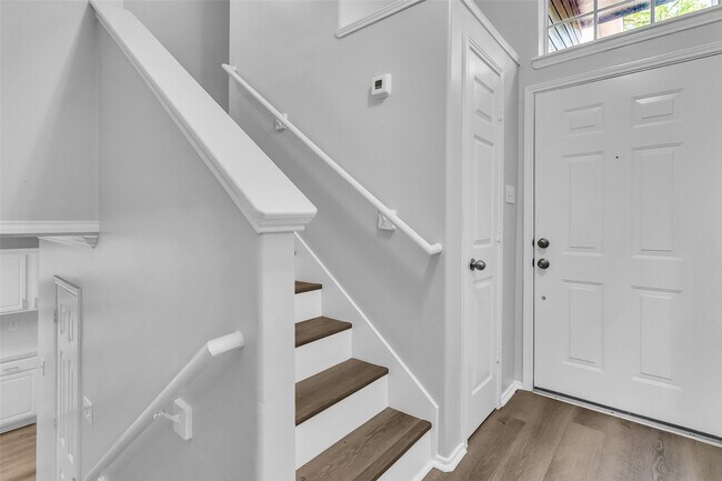 Building Photo - 46 Marble Rock Pl
