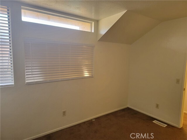 Building Photo - 435 W 9th St