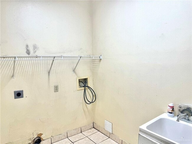 Building Photo - 6804 S Naranja Ln