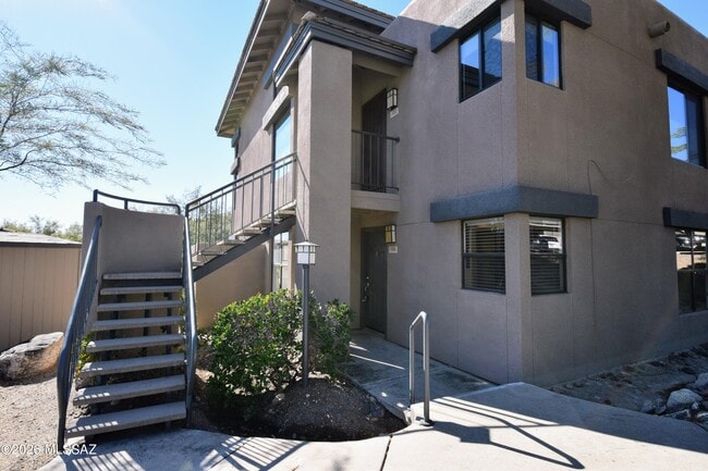 Building Photo - 5855 N Kolb Rd