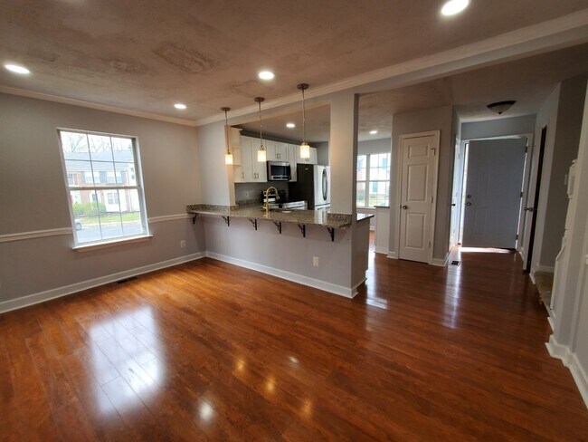 Building Photo - 211 Sterling Ct