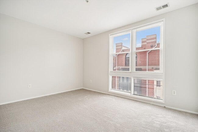 Building Photo - 1662 N Quinn St