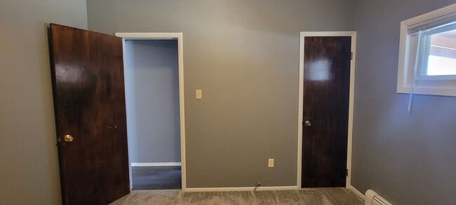Building Photo - 2 Bedroom Home