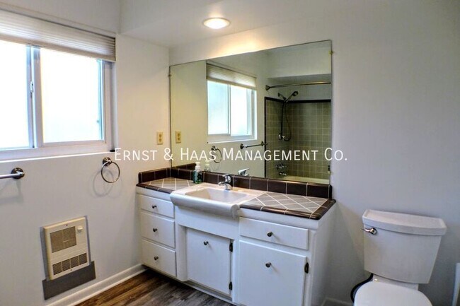 Building Photo - 3700 Weston Pl