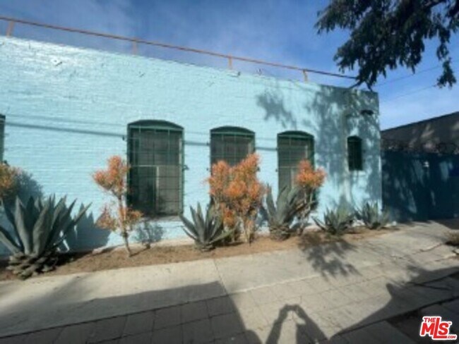 Building Photo - 209 San Juan Ave