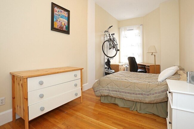 Building Photo - 281 Beacon St