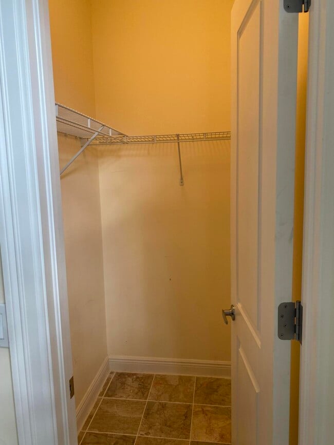 Building Photo - 1950 Presidential Way