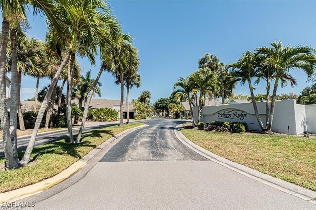 Building Photo - 833 Meadowland Dr