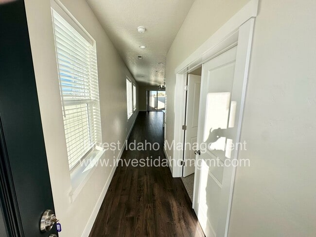 Building Photo - Beautiful Newer Home in Meridian Built in 2024