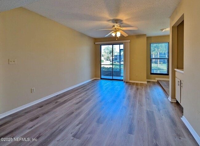 Building Photo - 10200 Belle Rive Blvd