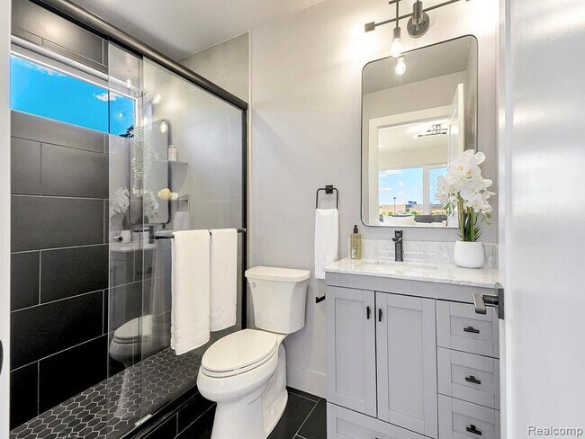 Building Photo - 741 Smart Town Dr