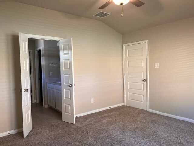 Building Photo - 136 Clay Creek Ln