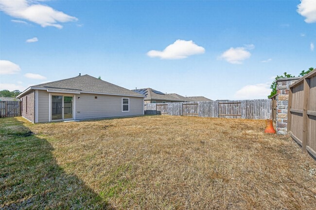 Building Photo - 15171 Willow Tree Ln