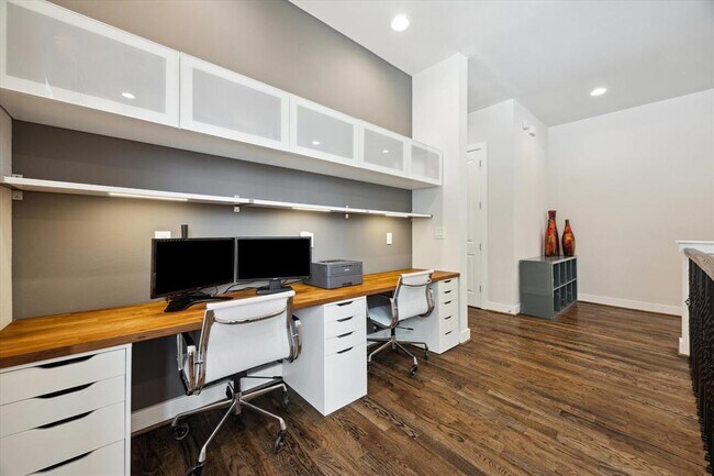 Building Photo - 4205 Koehler St