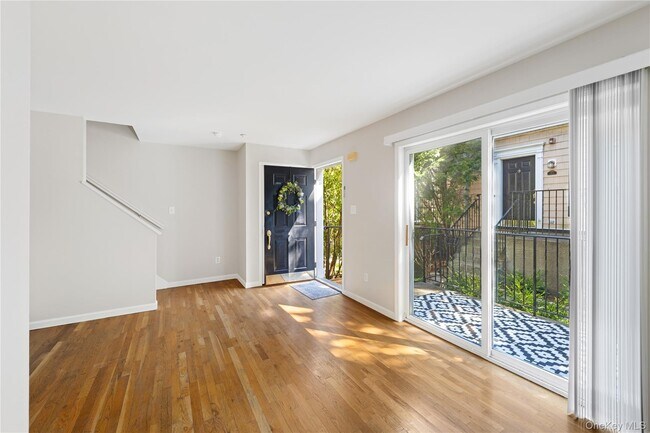 Building Photo - 110-112-112 S Broadway