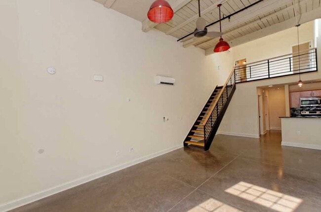 Building Photo - 301 Green St