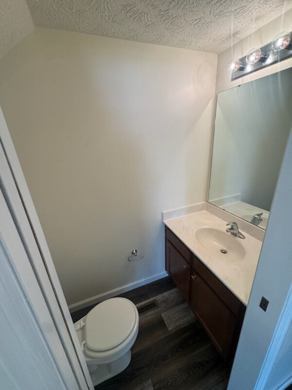 Building Photo - Two Bedroom Townhome