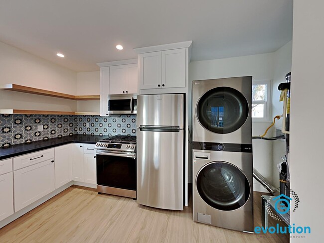 Building Photo - 3831-3835 3rd Avenue - 3835 3rd Ave Apt 1