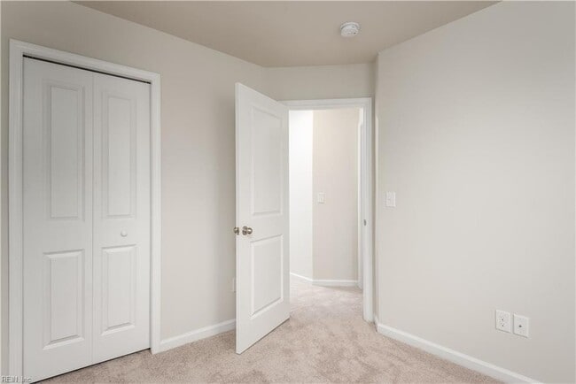 Building Photo - 701 Lakeview Cove