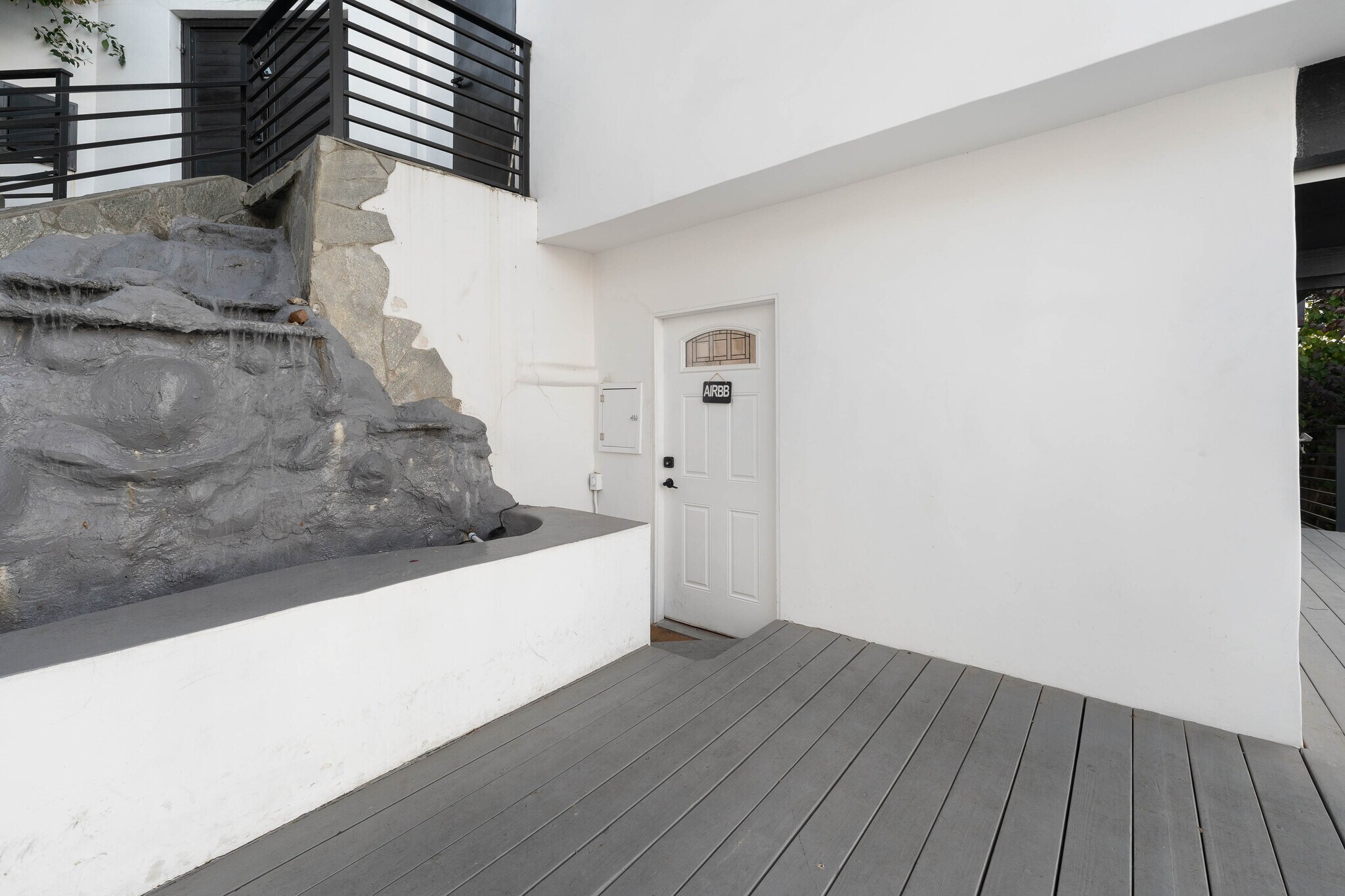 Detached guest house - 3541 Multiview Dr