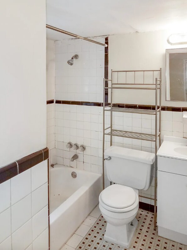 Building Photo - 451 Durand Dr NE