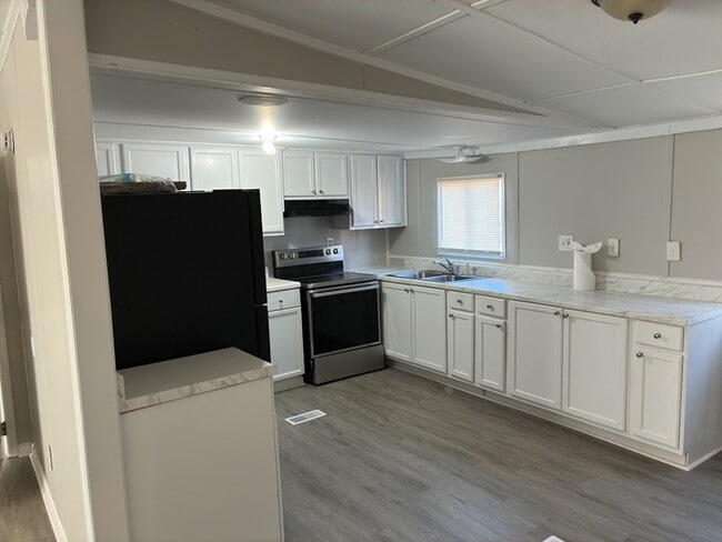 Building Photo - 2 Crosby Ln