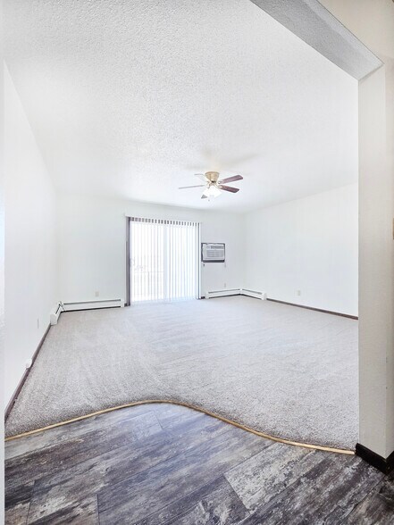 Building Photo - 1015 12th St