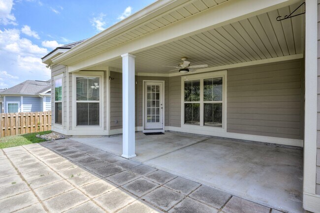 Building Photo - 812 Paisley Lane