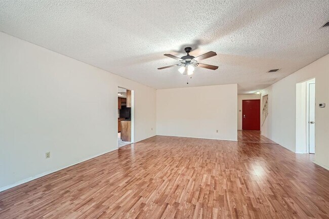 Building Photo - 1415 Lance Way